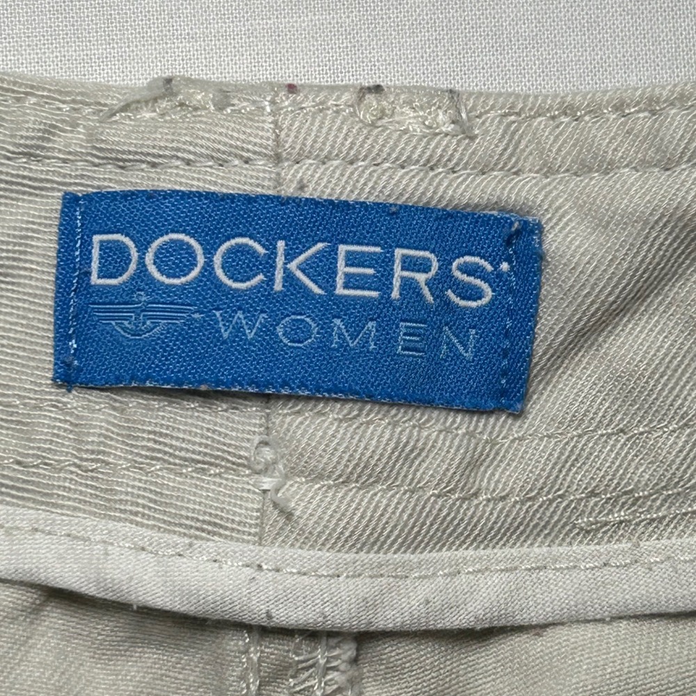 Dockers Women Khaki Chino Shorts Light Beige Stone Cotton Size 12 4.5 Inseam - Picture 8 of 9